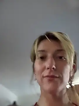 Snapshot of silentasachurchmouse chatting on 10/01/25, 03:40 silentasachurchmouse online show from 10/01/25, 03:40