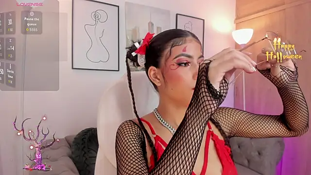 zaira wetsler online show from 10/18/25, 04:15