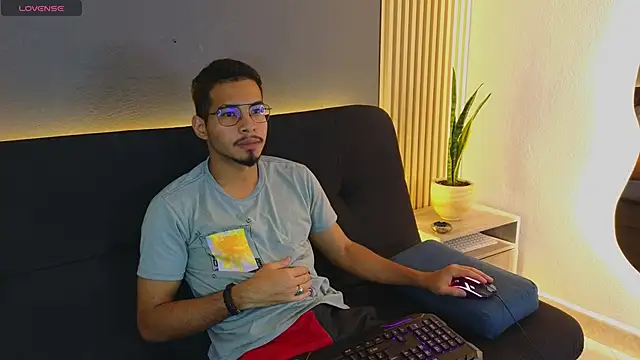 Jaybrown  1 online show from 10/19/25, 03:51