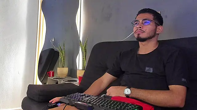 Jaybrown  1 online show from 10/31/25, 02:29