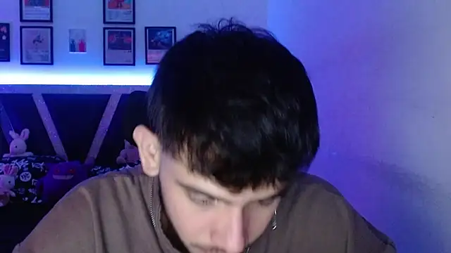 Snapshot of Sebasxxl12 chatting on 10/11/25, 01:42 Sebasxxl12 online show from 10/11/25, 01:42