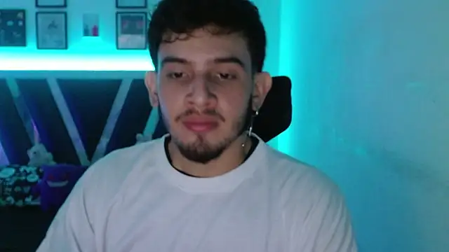 Snapshot of Sebasxxl12 chatting on 10/15/25, 04:40 Sebasxxl12 online show from 10/15/25, 04:40