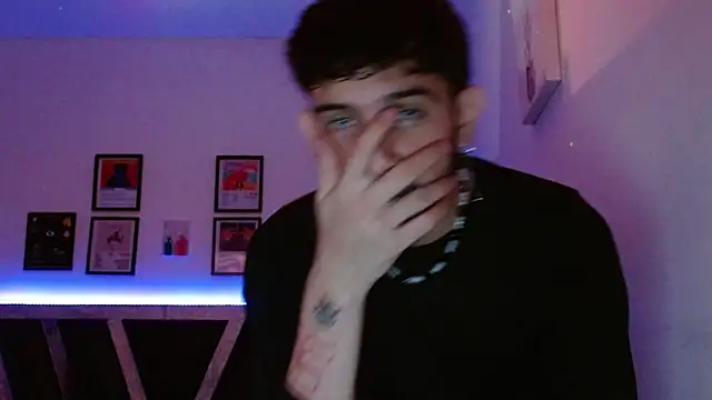 Snapshot of Sebasxxl12 chatting on 11/24/25, 11:26 Sebasxxl12 online show from 11/24/25, 11:26