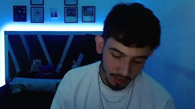 Snapshot of Sebasxxl12 chatting on 12/13/25, 10:48 Sebasxxl12 online show from 12/13/25, 10:48