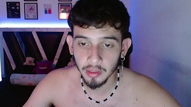 Snapshot of Sebasxxl12 chatting on 12/19/25, 09:27 Sebasxxl12 online show from 12/19/25, 09:27