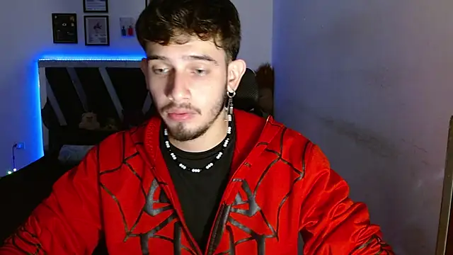 Snapshot of Sebasxxl12 chatting on 12/20/25, 05:36 Sebasxxl12 online show from 12/20/25, 05:36