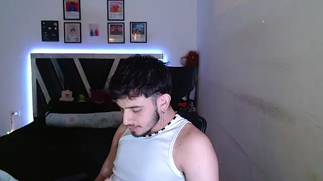 Snapshot of Sebasxxl12 chatting on 12/21/25, 05:03 Sebasxxl12 online show from 12/21/25, 05:03