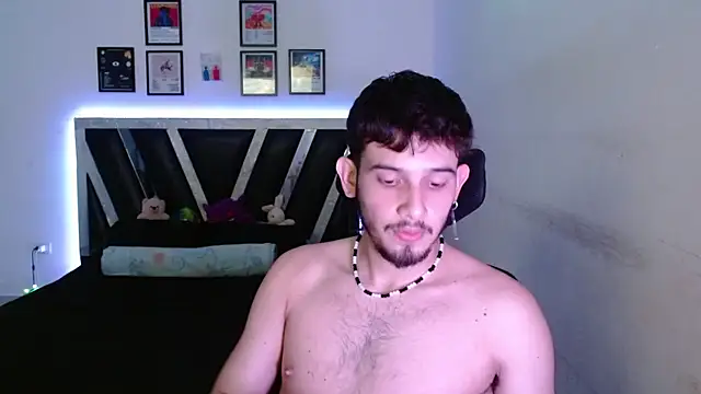 Snapshot of Sebasxxl12 chatting on 12/22/25, 06:21 Sebasxxl12 online show from 12/22/25, 06:21