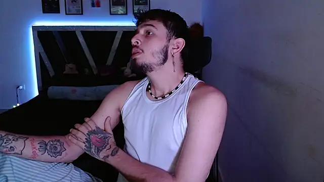 Snapshot of Sebasxxl12 chatting on 12/23/25, 05:16 Sebasxxl12 online show from 12/23/25, 05:16