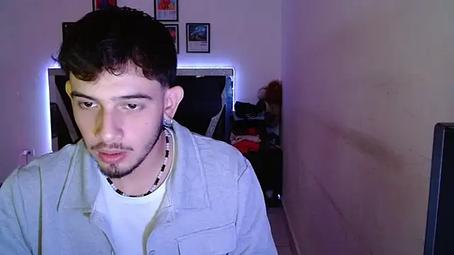 Snapshot of Sebasxxl12 chatting on 01/15/26, 11:04 Sebasxxl12 online show from 01/15/26, 11:04