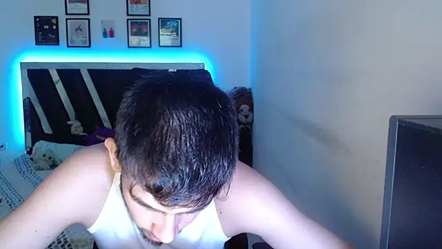 Snapshot of Sebasxxl12 chatting on 02/03/26, 04:23 Sebasxxl12 online show from 02/03/26, 04:23