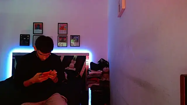 Snapshot of Sebasxxl12 chatting on 02/14/26, 08:27 Sebasxxl12 online show from 02/14/26, 08:27