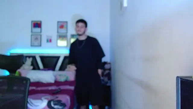 Snapshot of Sebasxxl12 chatting on 02/19/26, 12:50 Sebasxxl12 online show from 02/19/26, 12:50