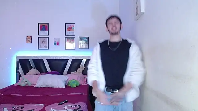 Snapshot of Sebasxxl12 chatting on 02/21/26, 09:27 Sebasxxl12 online show from 02/21/26, 09:27