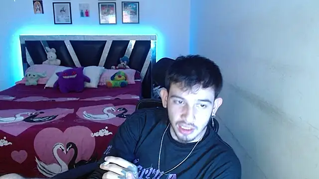 Snapshot of Sebasxxl12 chatting on 02/26/26, 10:25 Sebasxxl12 online show from 02/26/26, 10:25