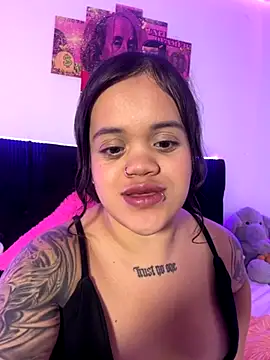 Snapshot of Sussyroxxx chatting on 11/27/25, 06:04 Sussyroxxx online show from 11/27/25, 06:04