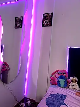 Snapshot of Sussyroxxx chatting on 11/28/25, 05:26 Sussyroxxx online show from 11/28/25, 05:26