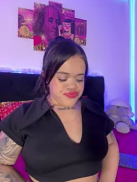 Snapshot of Sussyroxxx chatting on 12/15/25, 12:59 Sussyroxxx online show from 12/15/25, 12:59