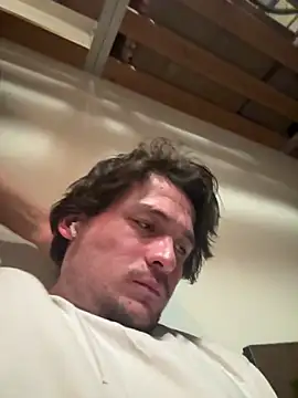 Snapshot of itsthecatchh chatting on 10/01/25, 10:43 itsthecatchh online show from 10/01/25, 10:43