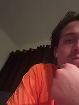 Snapshot of itsthecatchh chatting on 10/14/25, 08:04 itsthecatchh online show from 10/14/25, 08:04