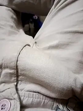 Snapshot of Onlysingles chatting on 10/05/25, 06:39 Onlysingles online show from 10/05/25, 06:39