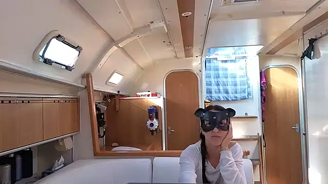 Snapshot of Monk_and_Mia chatting on 04/14/26, 07:36 Monk and Mia online show from 04/14/26, 07:36