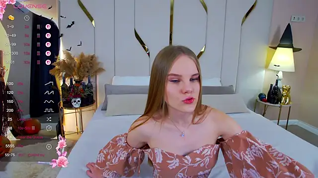 Lili Lohan online show from 10/27/25, 05:06