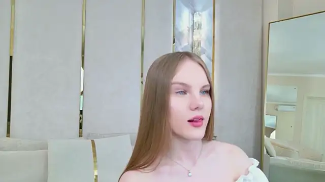 Snapshot of Lili_Lohan chatting on 05/27/26, 05:04 Lili Lohan online show from 05/27/26, 05:04