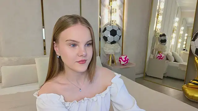 Snapshot of Lili_Lohan chatting on 07/01/26, 05:09 Lili Lohan online show from 07/01/26, 05:09