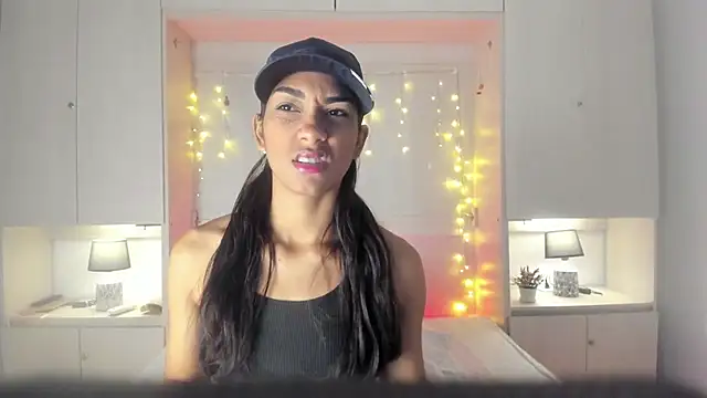 Snapshot of AnahiCollins chatting on 04/02/26, 11:30 AnahiCollins online show from 04/02/26, 11:30