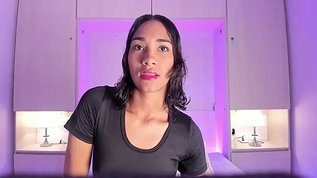 Snapshot of AnahiCollins chatting on 04/20/26, 11:24 AnahiCollins online show from 04/20/26, 11:24