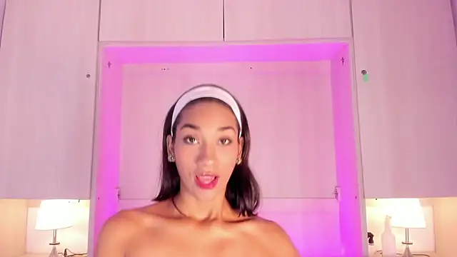 AnahiCollins online show from 05/10/26, 11:37