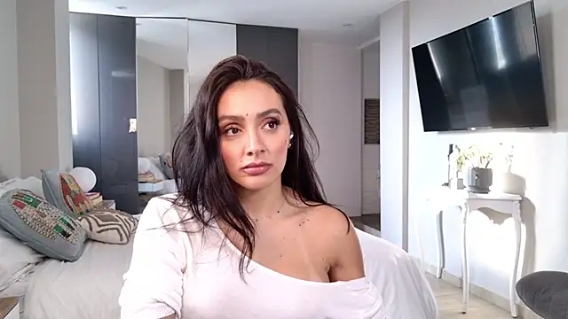 Snapshot of Milana_De chatting on 03/05/26, 10:17 Milana De online show from 03/05/26, 10:17