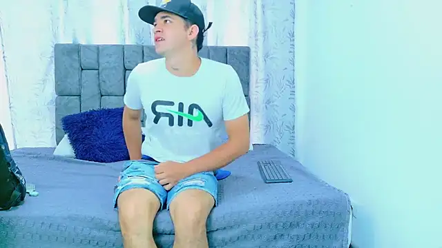 Laura King online show from 10/15/25, 06:52