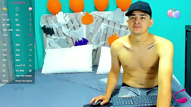 Laura King online show from 10/27/25, 07:07