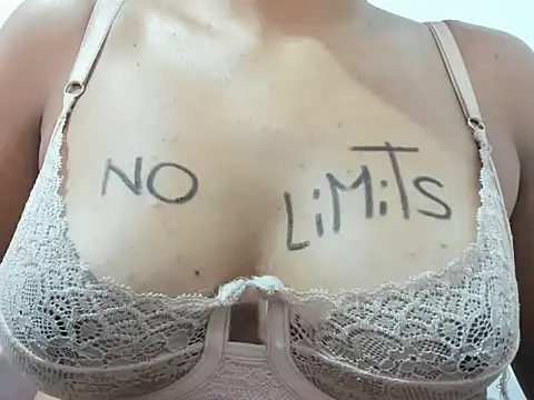 Valentinahot7 online show from 11/23/25, 12:27