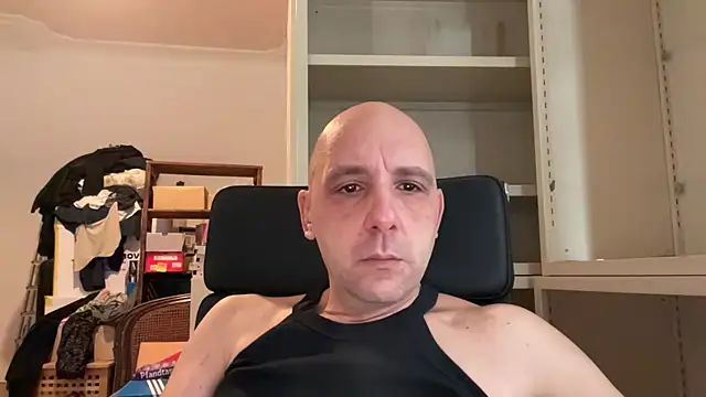 Snapshot of francescaloveher chatting on 09/30/25, 12:54 francescaloveher online show from 09/30/25, 12:54