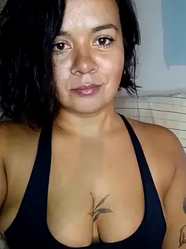 Snapshot of dirtyhannal chatting on 12/14/25, 02:44 dirtyhannal online show from 12/14/25, 02:44