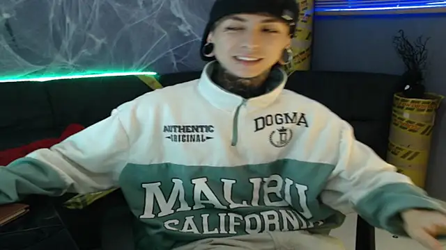 Kuregari xs online show from 10/26/25, 04:29