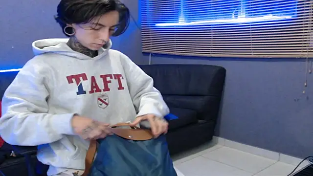 Kuregari xs online show from 11/16/25, 10:59