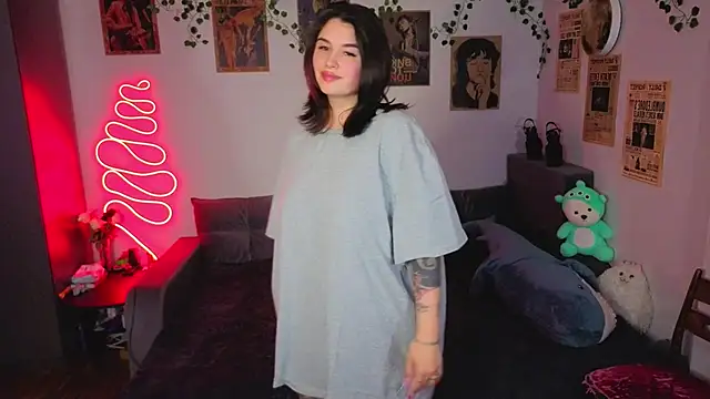 kira kick online show from 10/30/25, 04:41