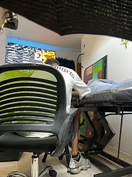 Snapshot of Valentino-elTuyo chatting on 02/05/26, 04:33 Valentino-elTuyo online show from 02/05/26, 04:33