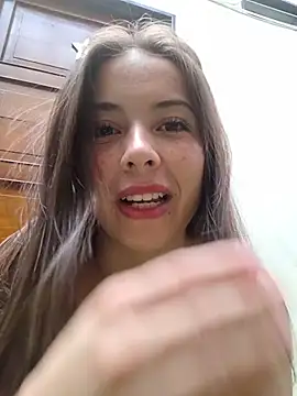 Snapshot of EmmaValencia_ chatting on 07/02/26, 07:53 EmmaValencia online show from 07/02/26, 07:53