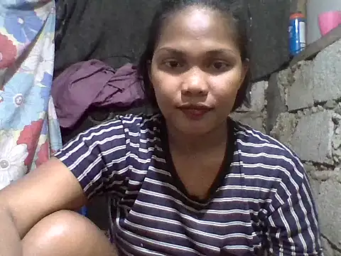 Snapshot of sweetlexypinay19 chatting on 03/23/26, 01:37 sweetlexypinay19 online show from 03/23/26, 01:37