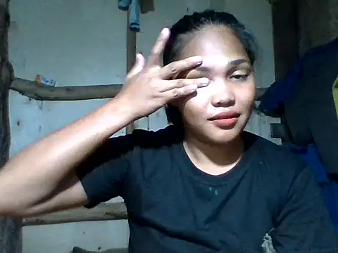 Snapshot of sweetlexypinay19 chatting on 04/15/26, 01:18 sweetlexypinay19 online show from 04/15/26, 01:18