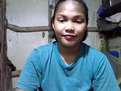 Snapshot of sweetlexypinay19 chatting on 04/18/26, 10:21 sweetlexypinay19 online show from 04/18/26, 10:21