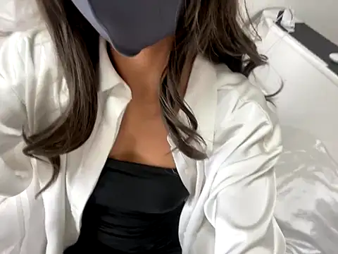 Snapshot of Toriyufu chatting on 11/12/25, 02:12 Toriyufu online show from 11/12/25, 02:12