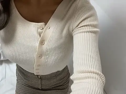 Snapshot of Toriyufu chatting on 11/26/25, 10:44 Toriyufu online show from 11/26/25, 10:44