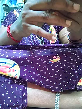 Snapshot of Tamilselviroja- chatting on 08/01/26, 01:49 Tamilselviroja- online show from 08/01/26, 01:49