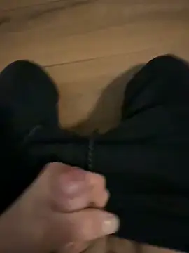 Snapshot of heet1998 chatting on 03/05/26, 12:12 heet1998 online show from 03/05/26, 12:12